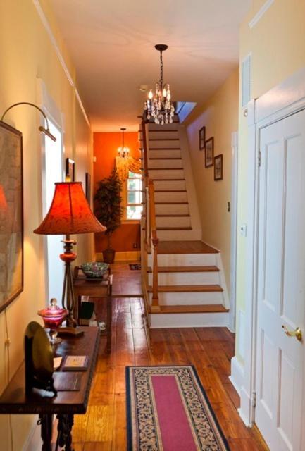The Lily - Bed & Breakfast